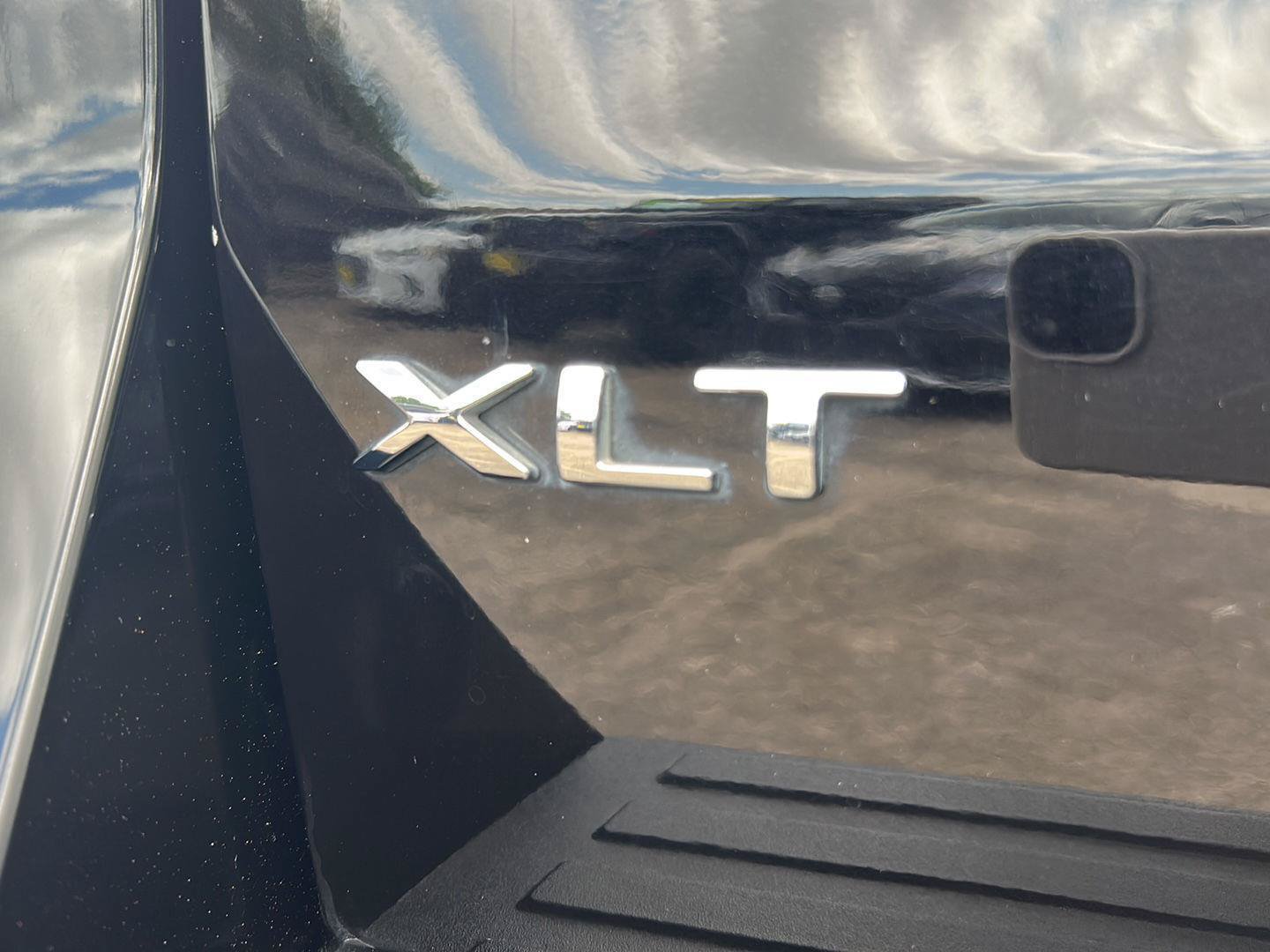 Certified 2024 Ford Expedition XLT RWD image 35