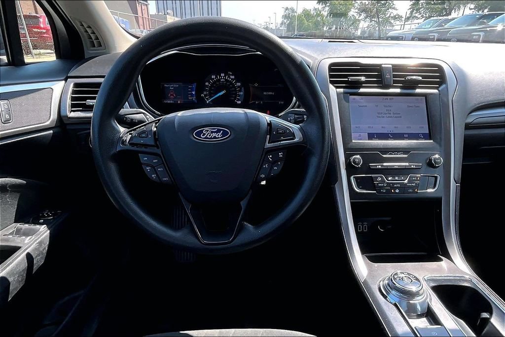 Certified 2020 Ford Fusion SE FWD image 5