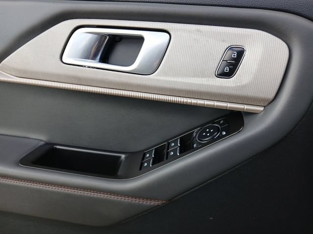 Certified 2025 Ford Explorer Active RWD image 17
