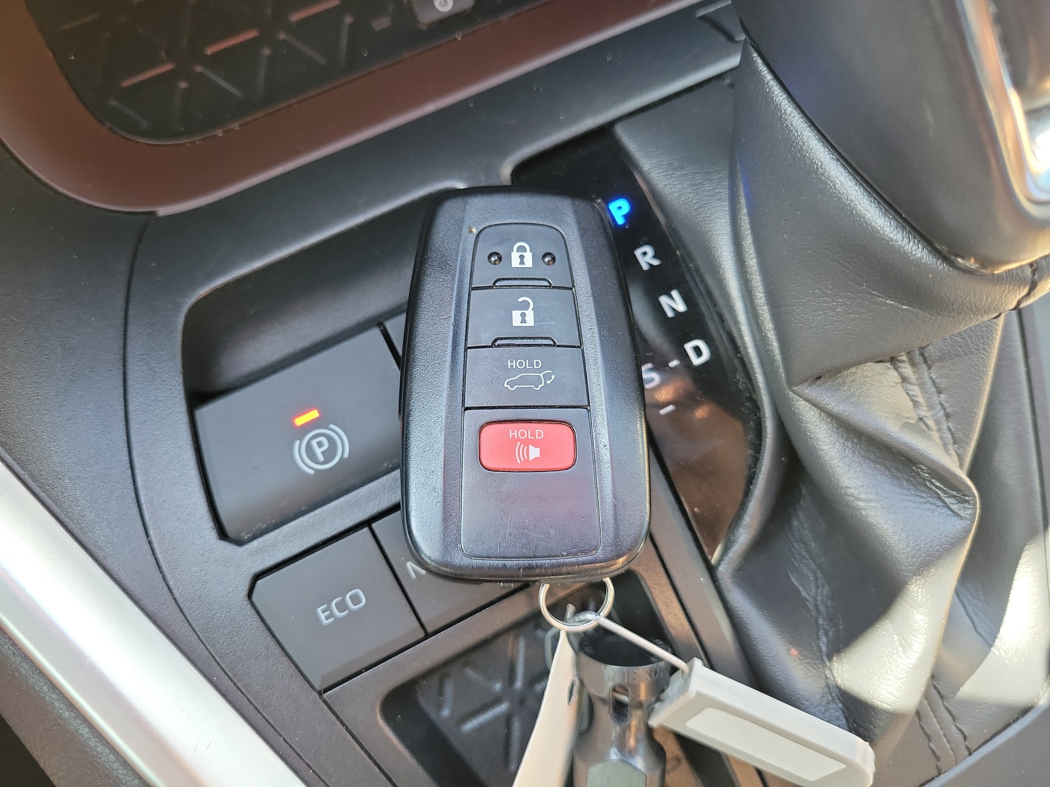 Used 2019 Toyota RAV4 Limited w/ Advanced Technology Package FWD image 29