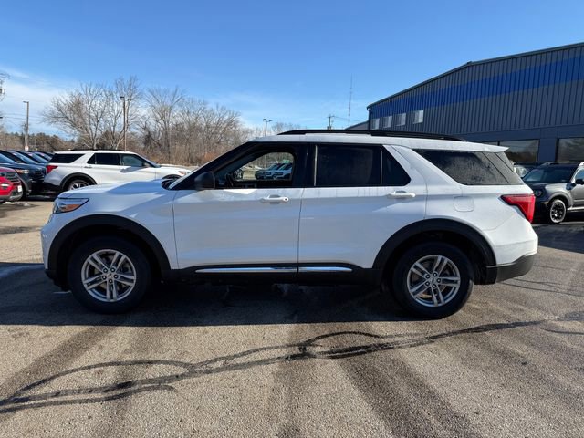Certified 2022 Ford Explorer XLT w/ Equipment Group 202A image 11