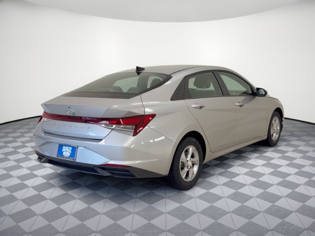 Used 2021 Hyundai Elantra SE FWD image 9