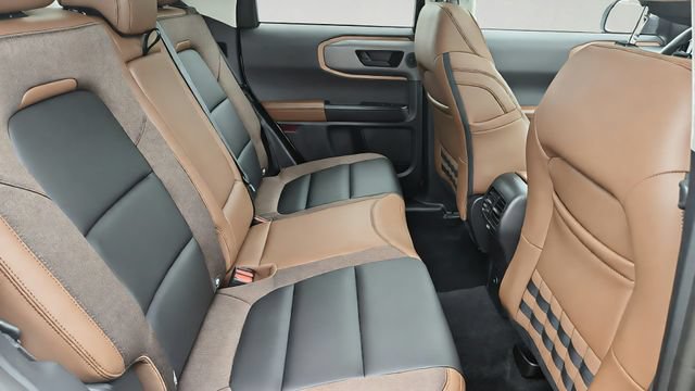 Certified 2025 Ford Bronco Sport Outer Banks w/ Outer Banks Tech Package+ AWD/4WD image 24