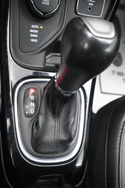 Used 2019 Jeep Compass Latitude AWD/4WD image 14