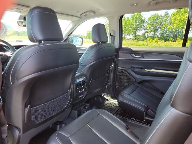 Used 2023 Jeep Grand Cherokee L Limited AWD/4WD image 30