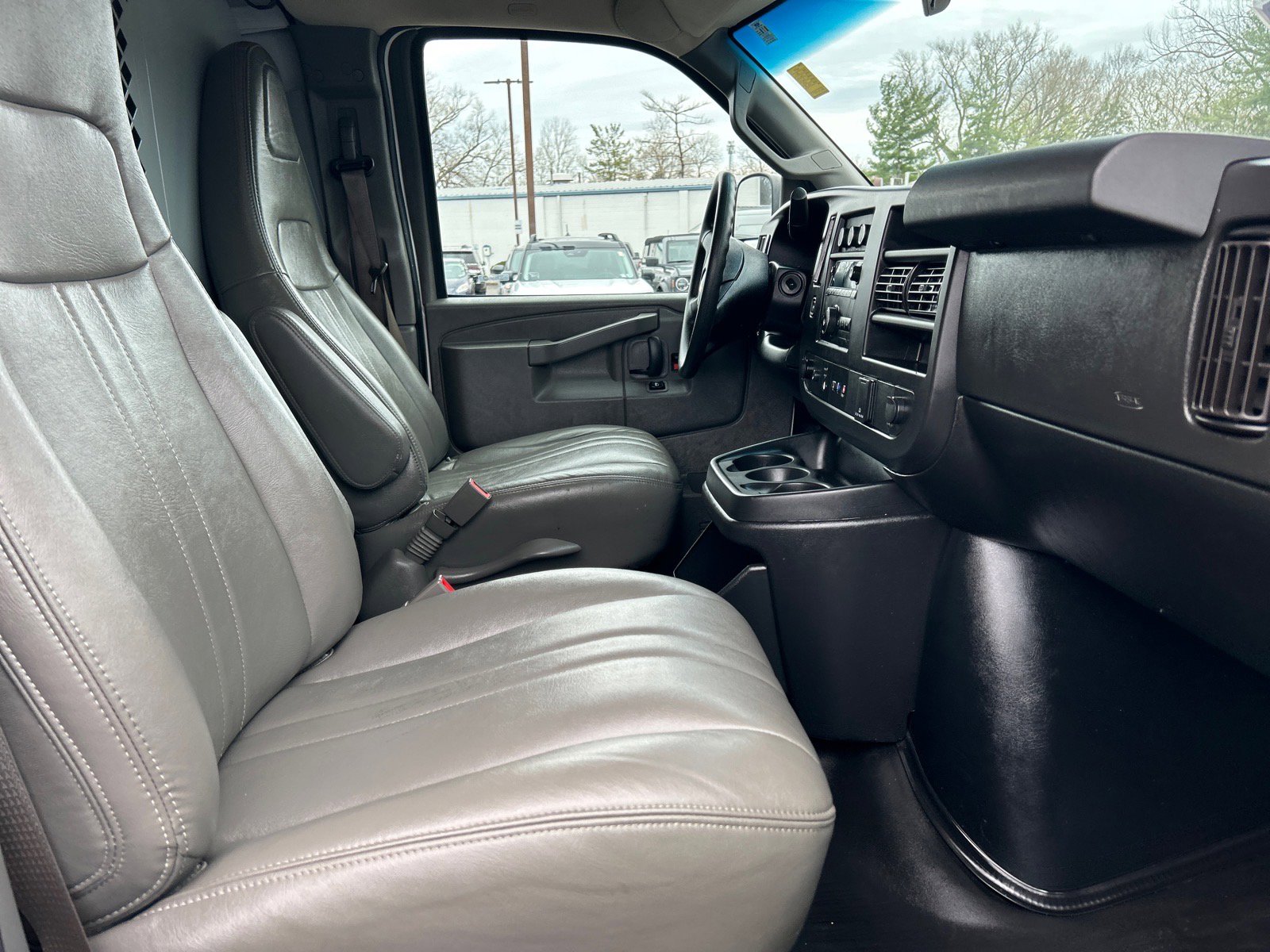 Used 2021 Chevrolet Express 2500 w/ Driver Convenience Package image 14