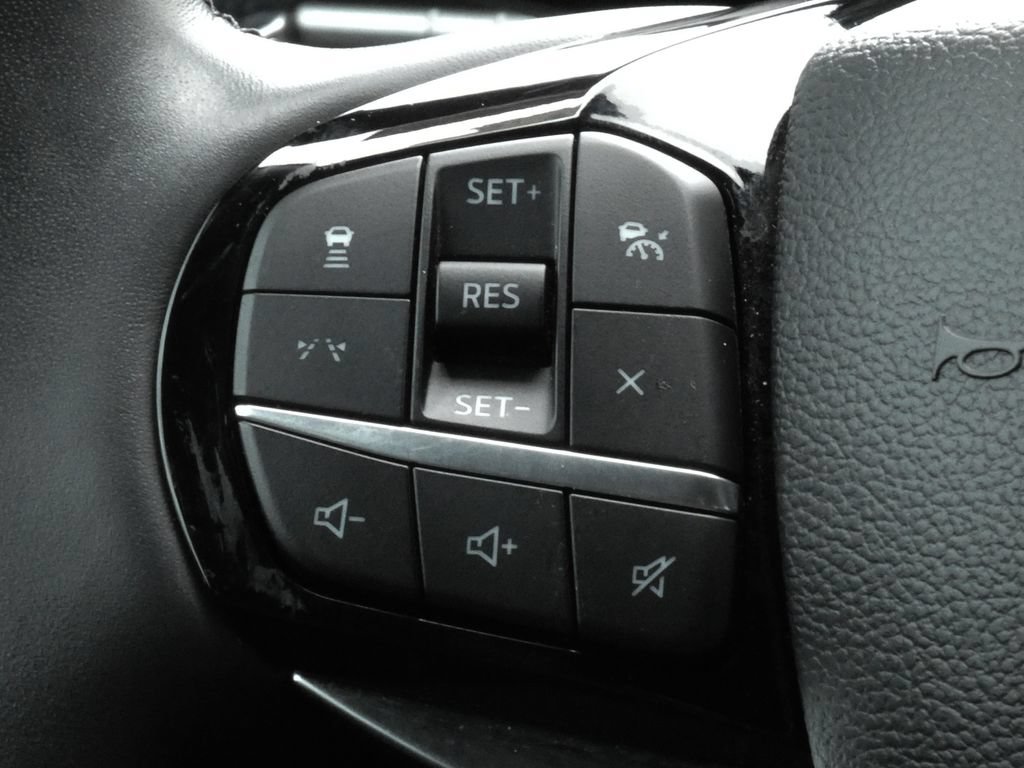 Certified 2025 Ford Explorer Platinum w/ Ultimate Package AWD/4WD image 11