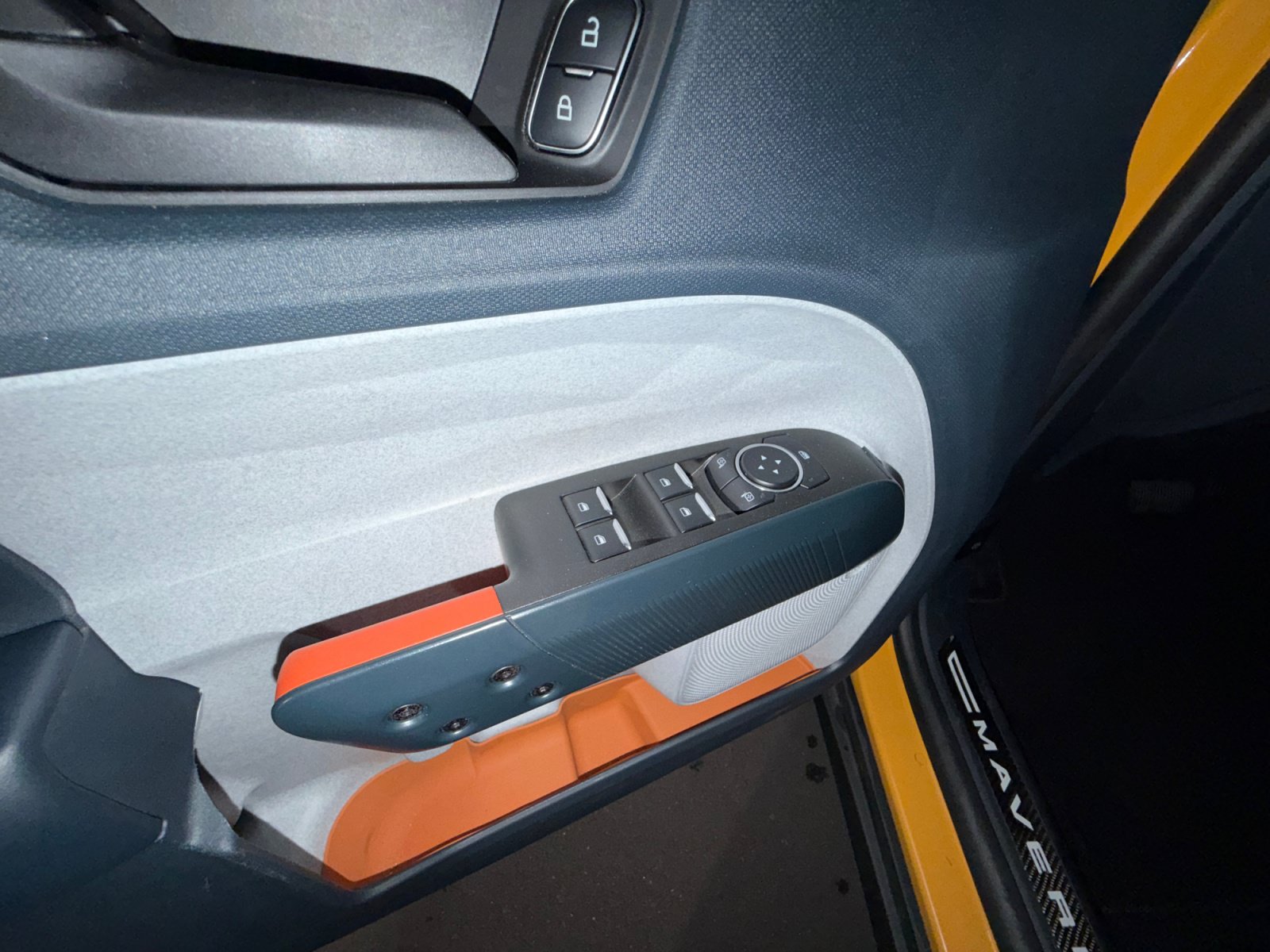 Certified 2023 Ford Maverick XLT FWD image 17