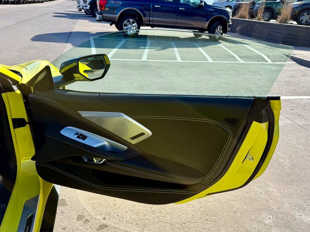 Used 2021 Chevrolet Corvette Stingray Premium Cpe w/ Z51 Performance Package image 15