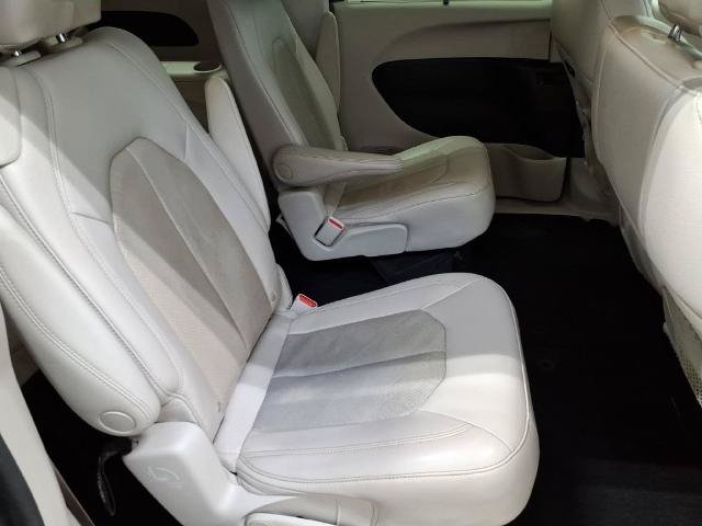 Used 2021 Chrysler Pacifica Touring-L FWD image 19