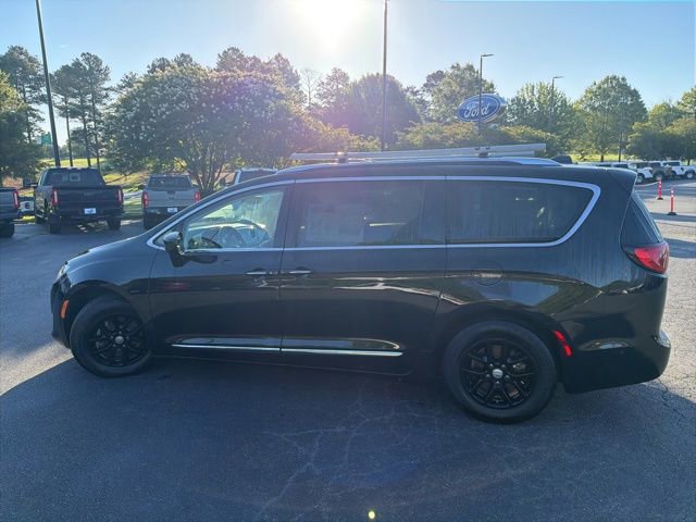 Used 2020 Chrysler Pacifica Touring-L w/ Advanced Safetytec Group FWD image 18