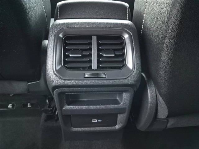 Used 2023 Volkswagen Taos SE w/ Black Wheel Package FWD image 16