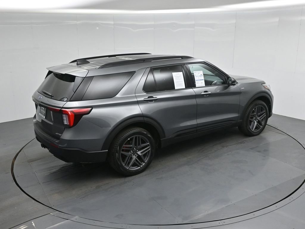 Certified 2025 Ford Explorer ST-Line w/ ST-Line Street Pack image 13
