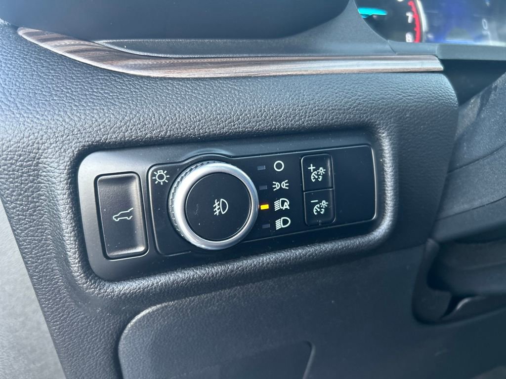 Certified 2024 Ford Explorer Limited image 16