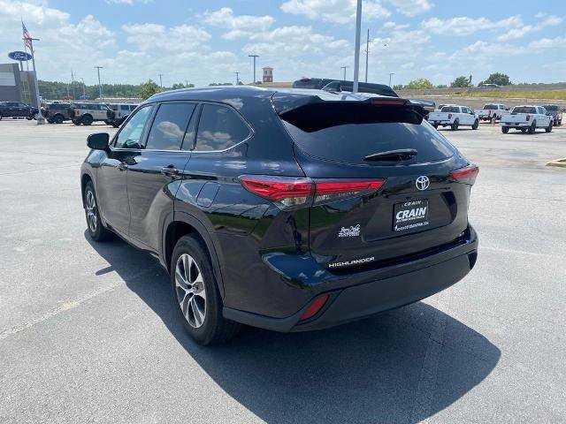 Used 2022 Toyota Highlander XLE FWD image 5