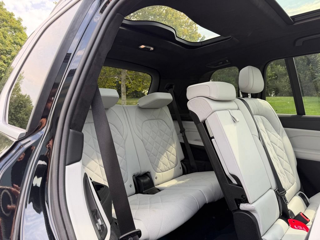 Used 2024 BMW X7 xDrive40i AWD/4WD image 14