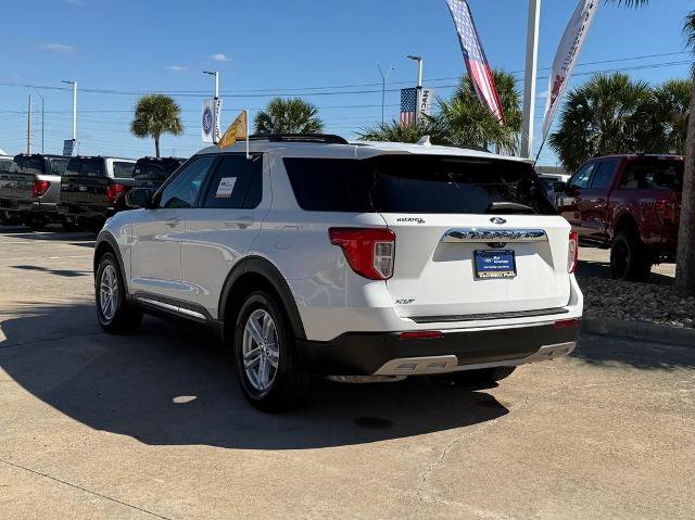 Certified 2022 Ford Explorer XLT w/ Equipment Group 202A image 3