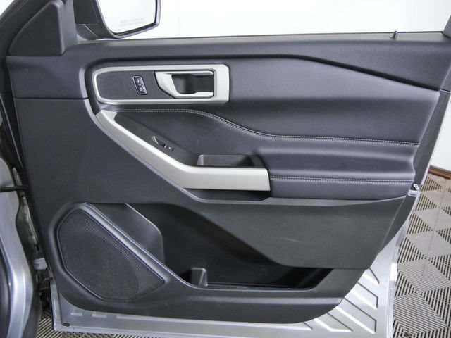 Certified 2024 Ford Explorer XLT w/ Equipment Group 202A AWD/4WD image 11