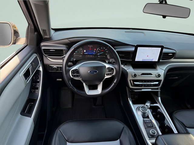 Certified 2022 Ford Explorer XLT w/ Equipment Group 202A AWD/4WD image 7