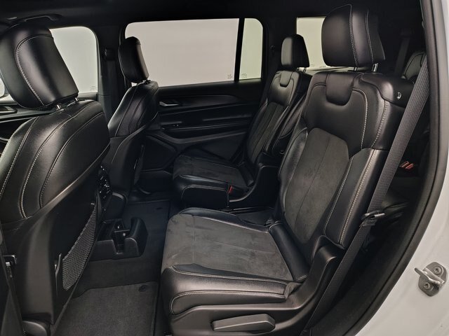 Used 2023 Jeep Grand Cherokee L Laredo AWD/4WD image 25