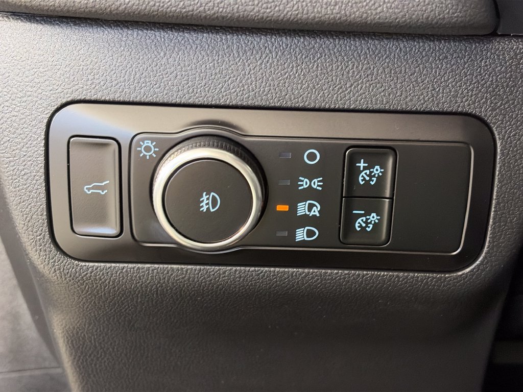 Certified 2025 Ford Escape ST-Line Select AWD/4WD image 24