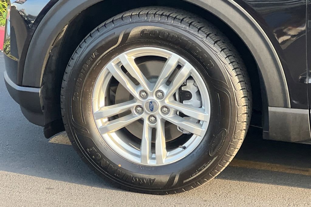 Certified 2020 Ford Explorer XLT w/ Equipment Group 202A image 29