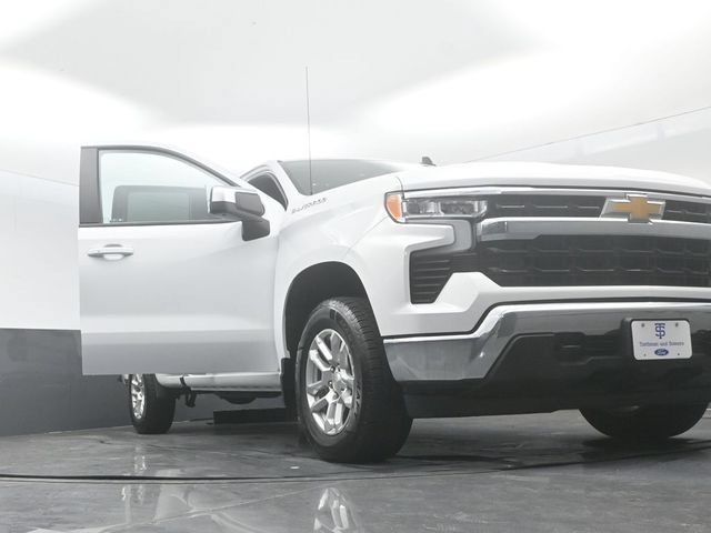 Used 2023 Chevrolet Silverado 1500 LT AWD/4WD image 27