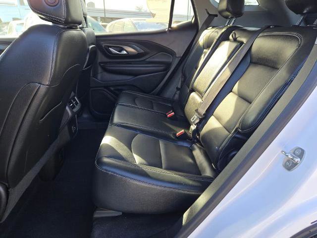 Used 2023 GMC Terrain SLT image 17
