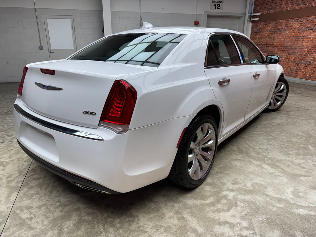 Used 2019 Chrysler 300 Limited RWD image 5