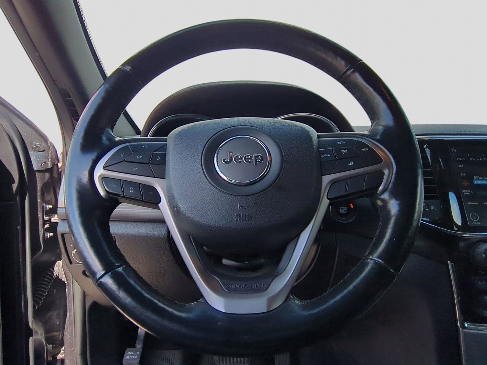 Used 2021 Jeep Grand Cherokee Laredo X image 26