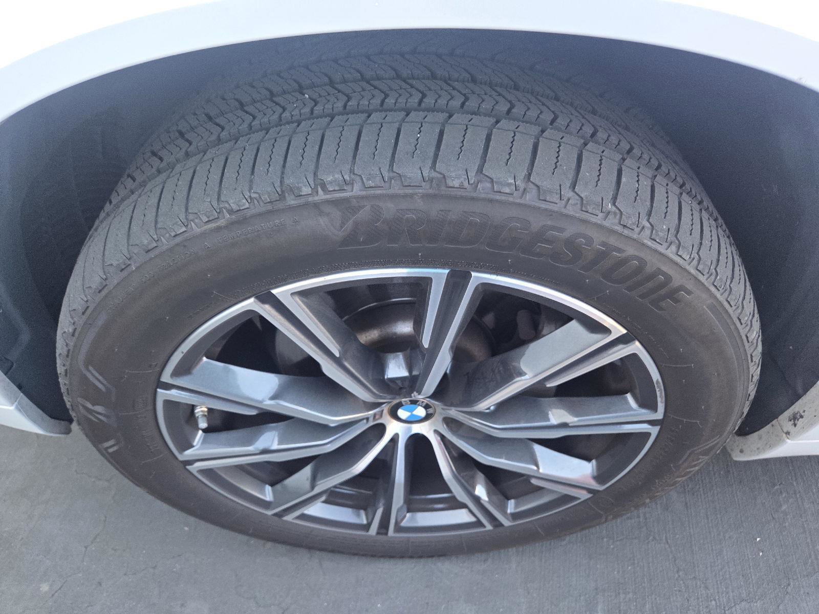 Used 2021 BMW X5 xDrive40i w/ M Sport Package image 21