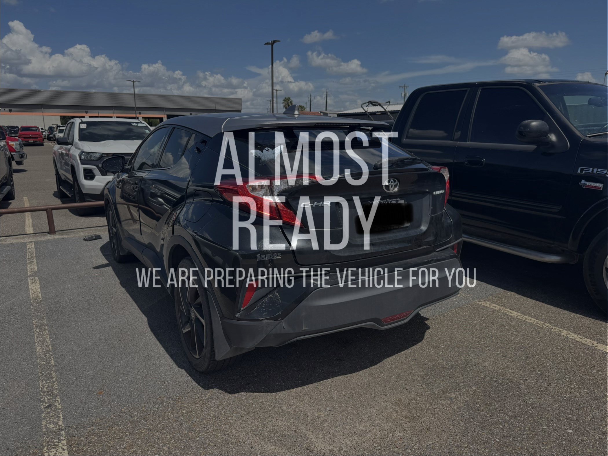 Used 2021 Toyota C-HR Limited FWD image 3