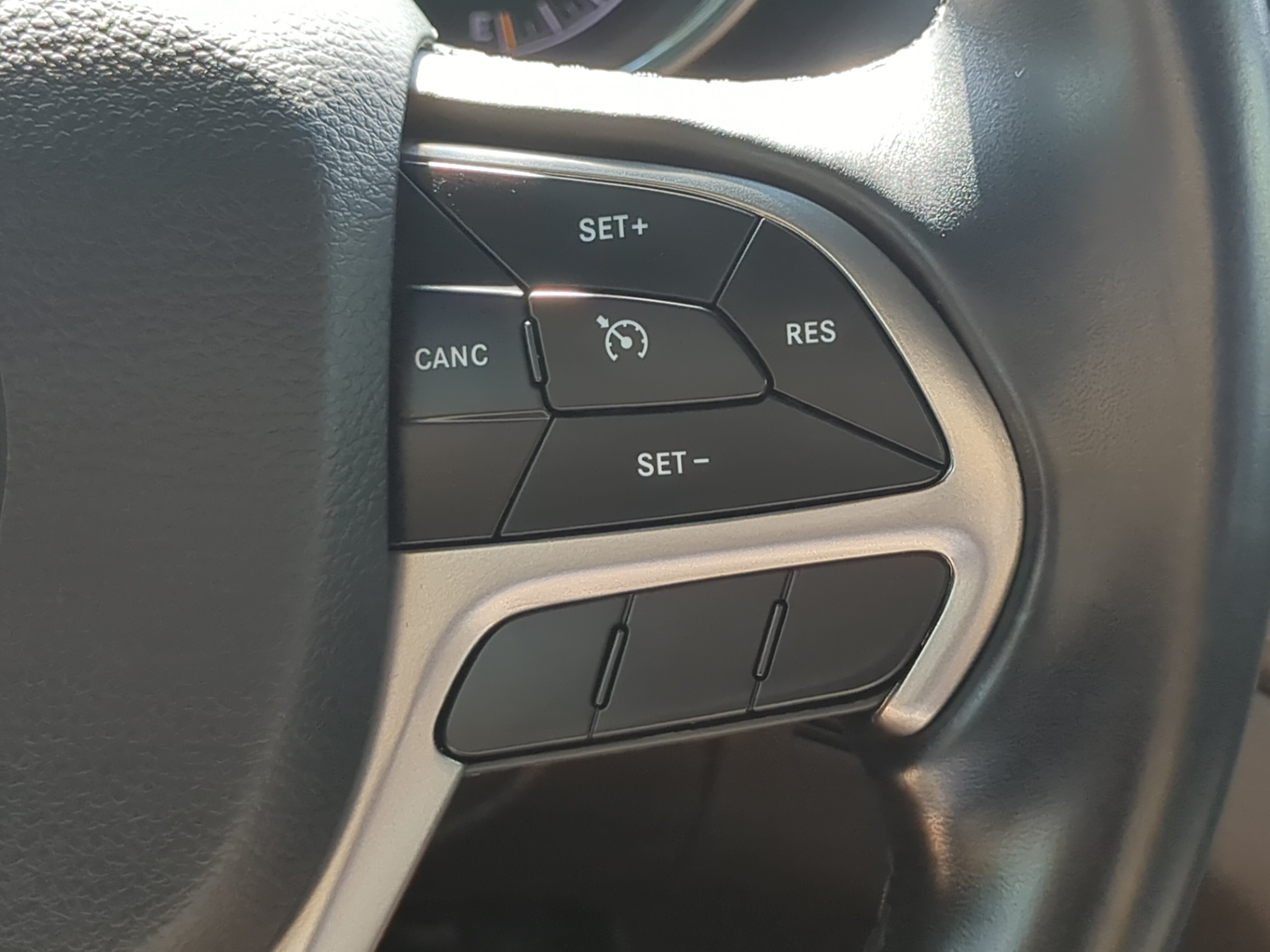 Used 2021 Jeep Grand Cherokee Laredo RWD image 22