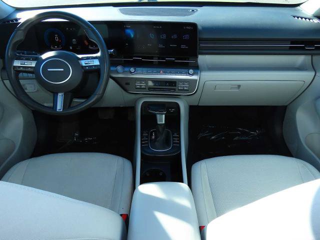 Used 2025 Hyundai Kona SEL image 25