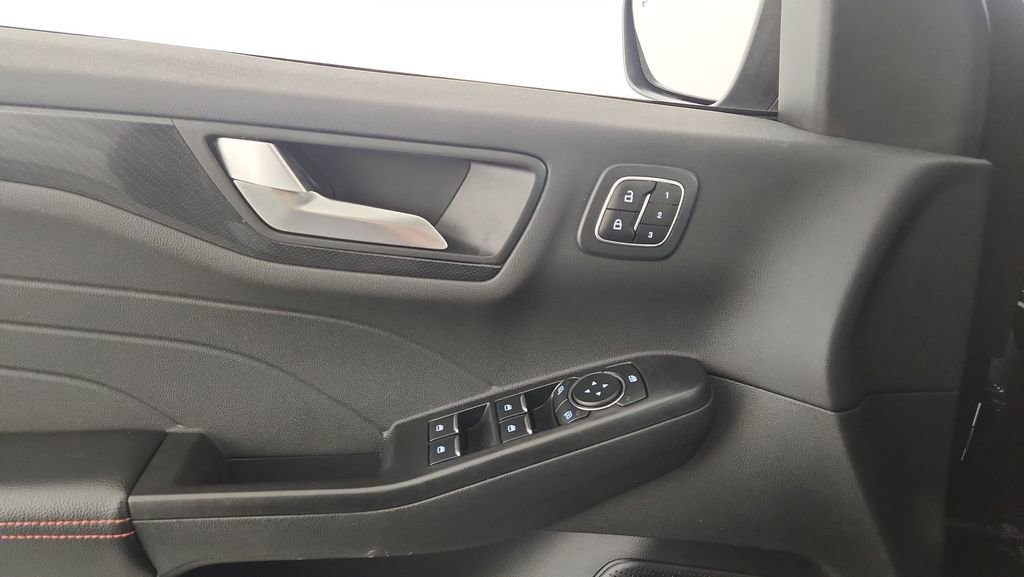 Certified 2023 Ford Escape ST-Line Select w/ Tech Pack #2 image 15