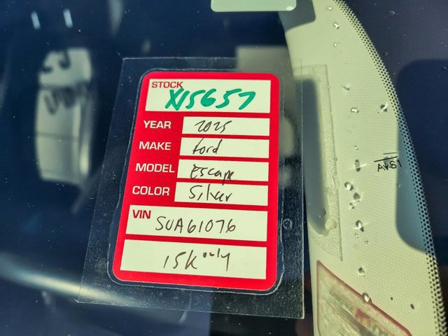 Certified 2025 Ford Escape Platinum image 30