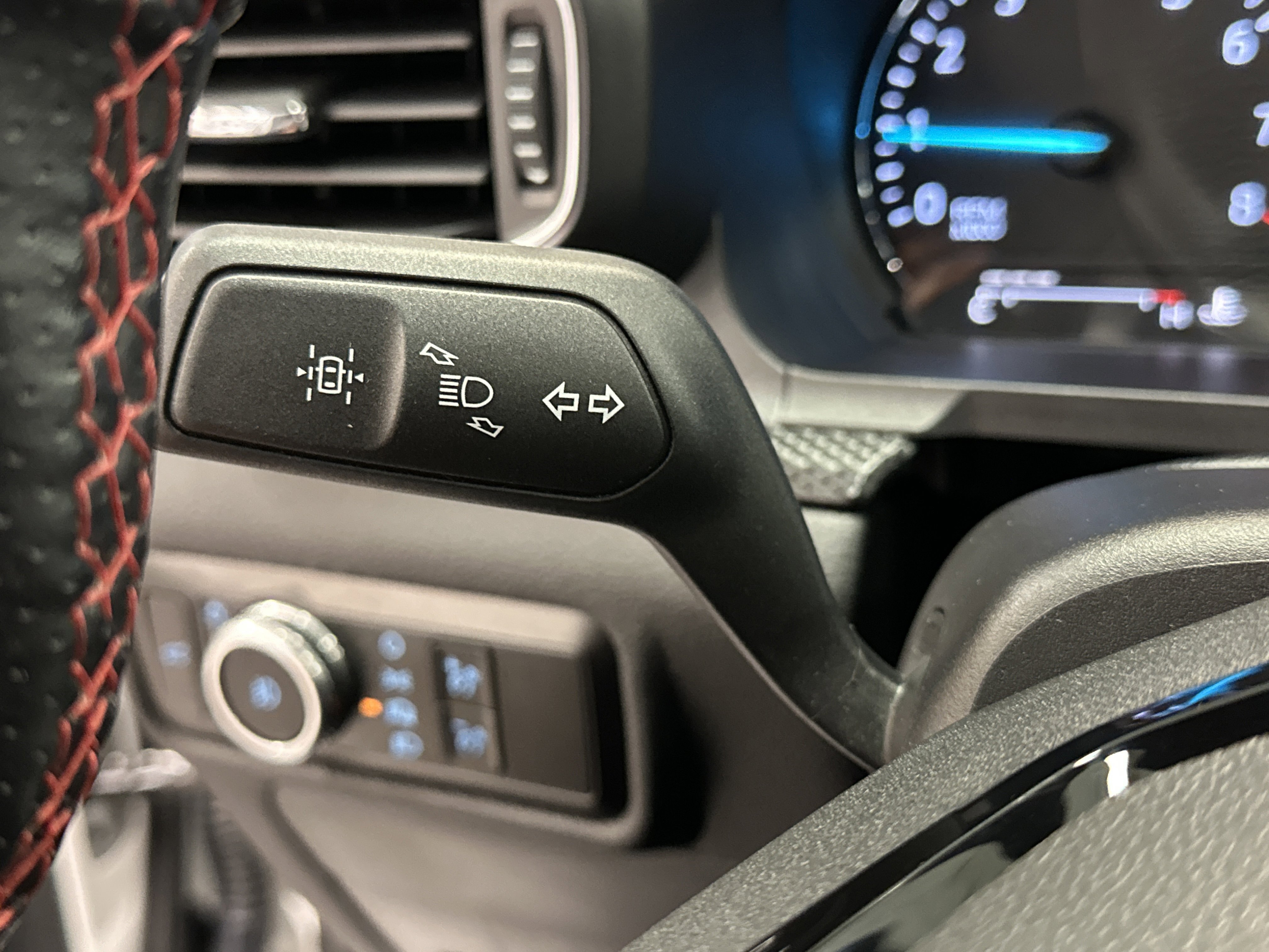 Certified 2023 Ford Explorer ST-Line w/ Class IV Trailer Tow Package image 39