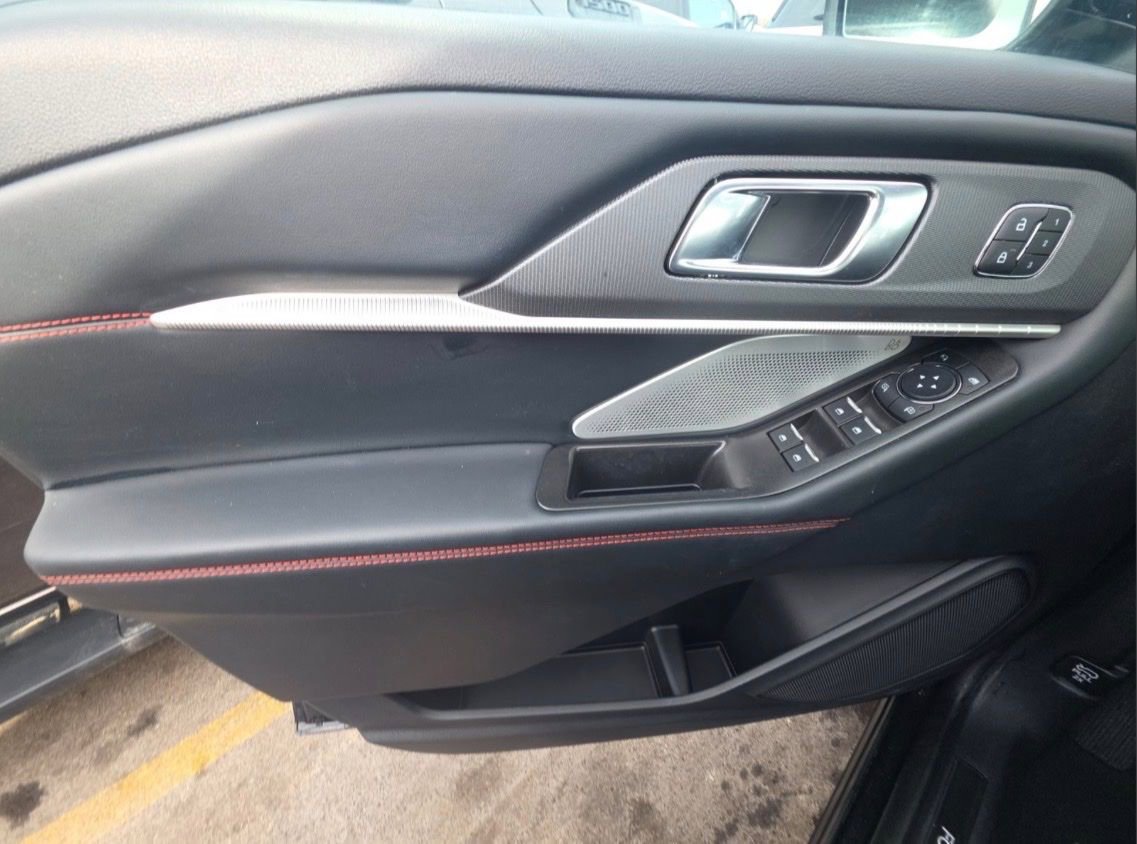 Certified 2025 Ford Explorer ST image 15