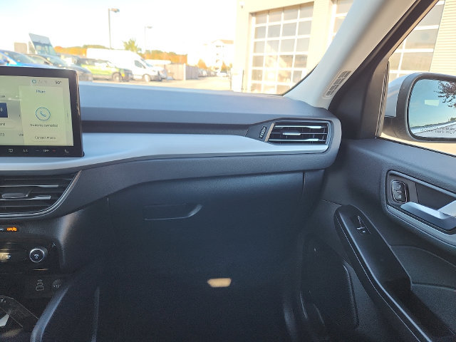 Certified 2025 Ford Escape Platinum AWD/4WD image 10