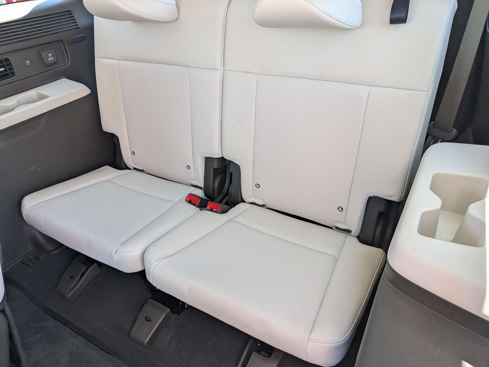 Used 2025 Hyundai Santa Fe Calligraphy FWD image 30