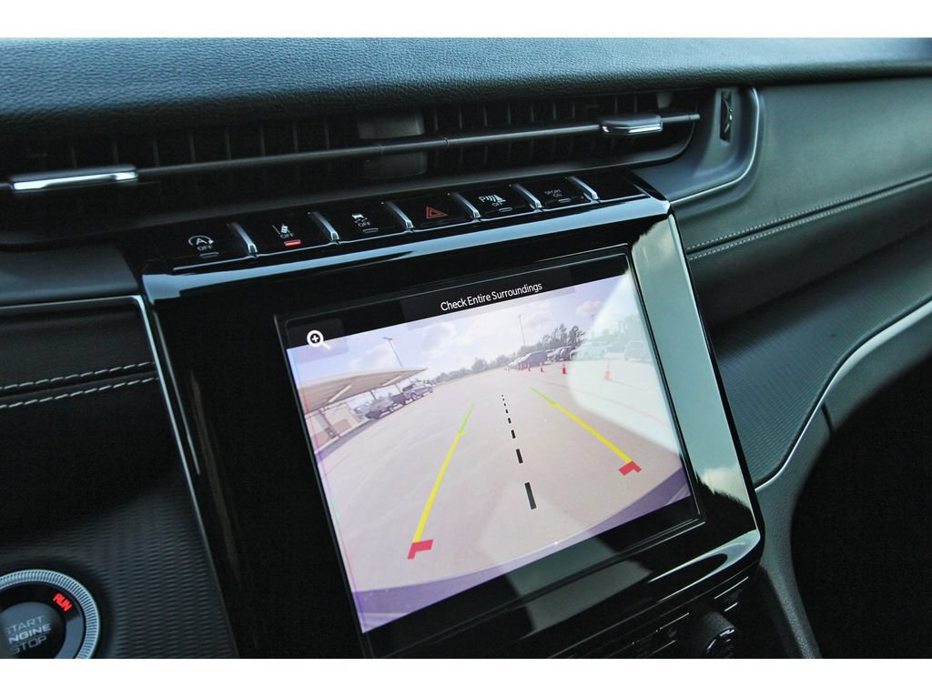Used 2024 Jeep Grand Cherokee Altitude RWD image 23