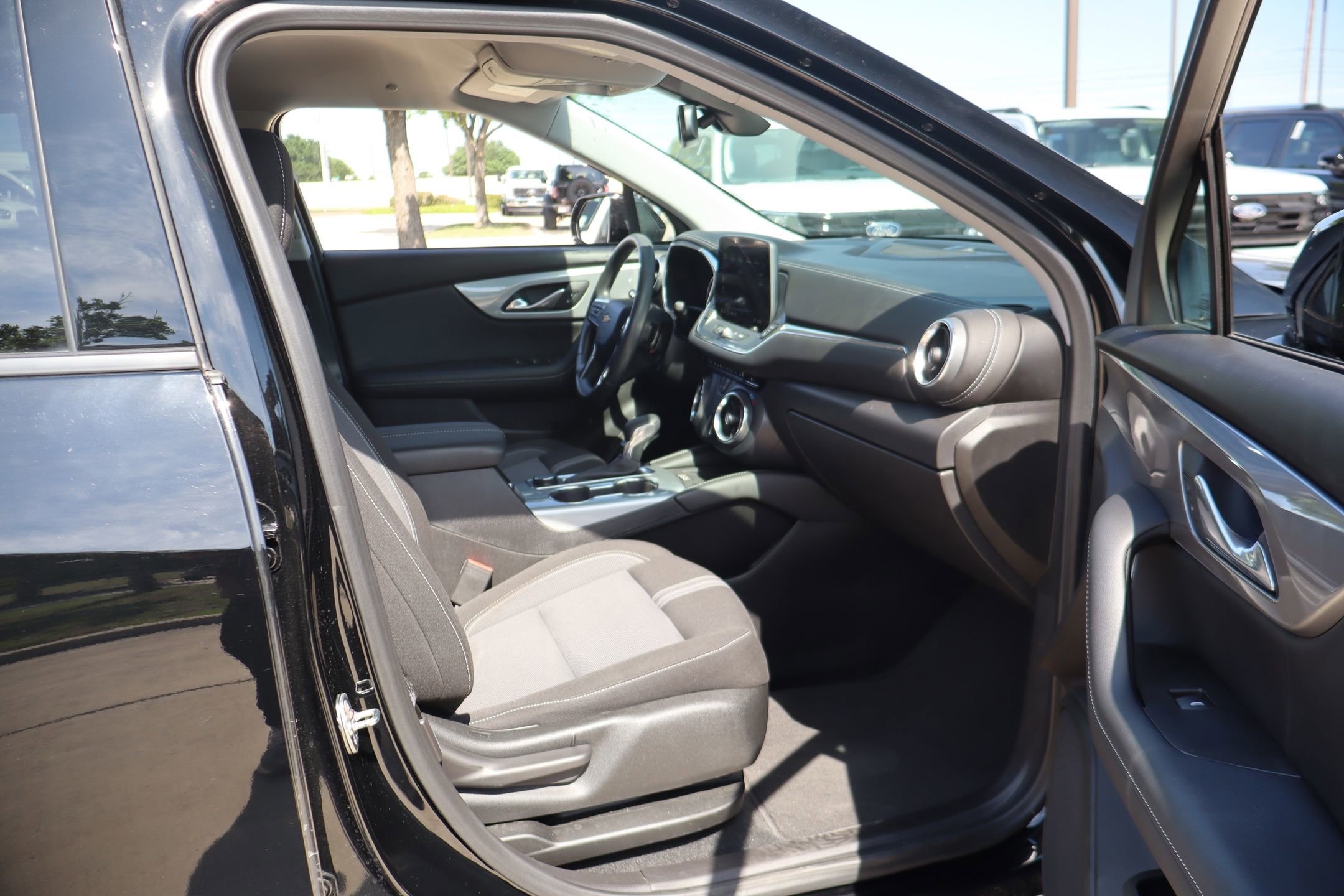 Used 2024 Chevrolet Blazer LT w/ Convenience Package FWD image 29