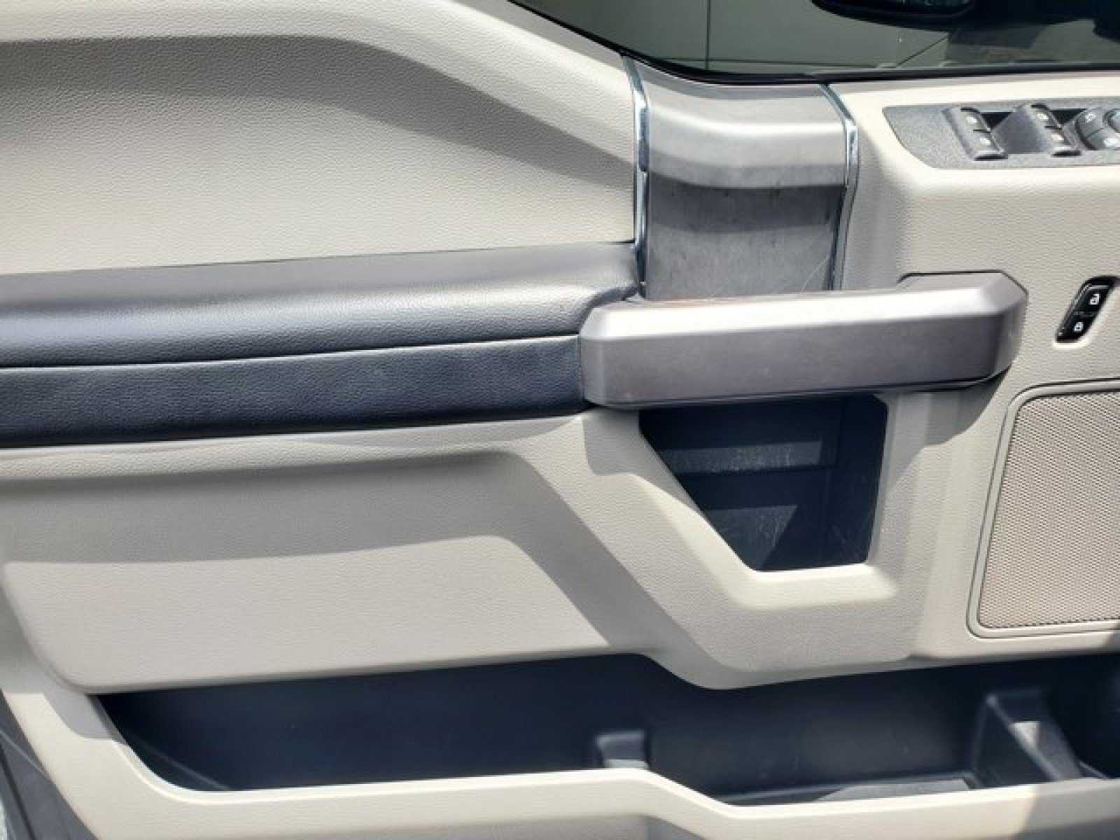 Certified 2021 Ford F250 XLT w/ XLT Premium Package AWD/4WD image 12