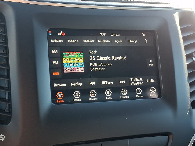 Used 2019 Jeep Cherokee Latitude Plus w/ Cold Weather Group AWD/4WD image 17