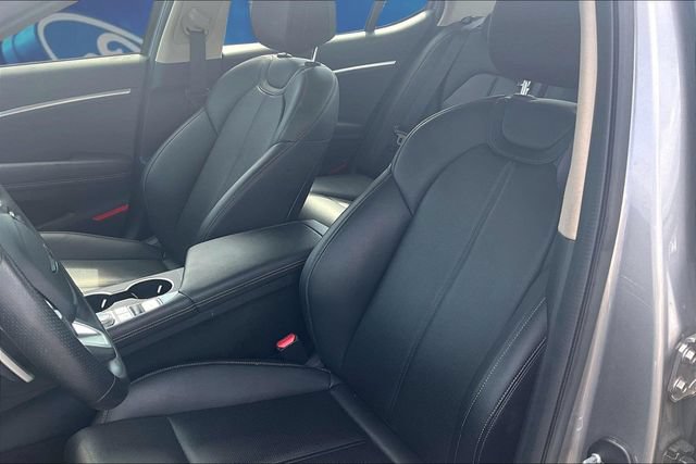 Used 2025 Genesis G70 2.5T RWD image 22