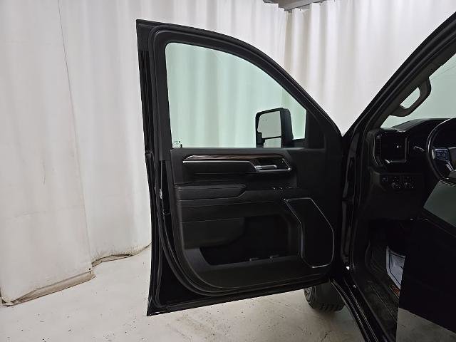 Used 2024 Chevrolet Silverado 2500 LT w/ Convenience Package image 29