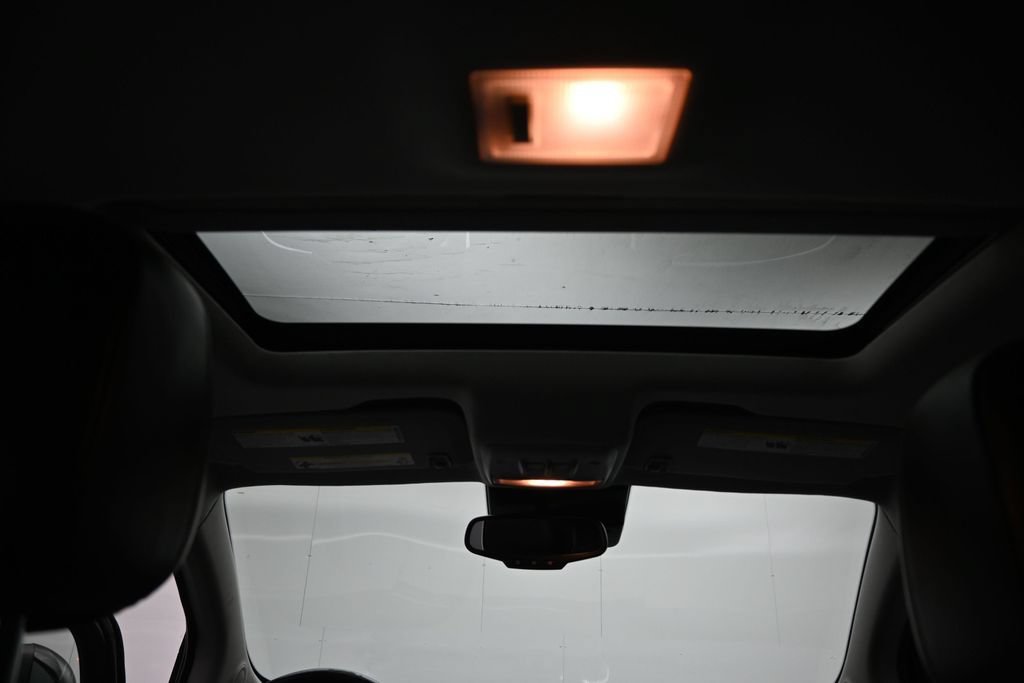 Used 2018 Chevrolet Trax Premier w/ Midnight Edition FWD image 24
