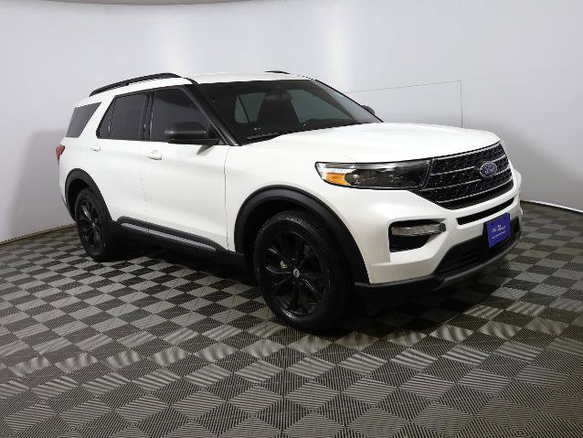 Certified 2020 Ford Explorer XLT w/ Equipment Group 202A image 3