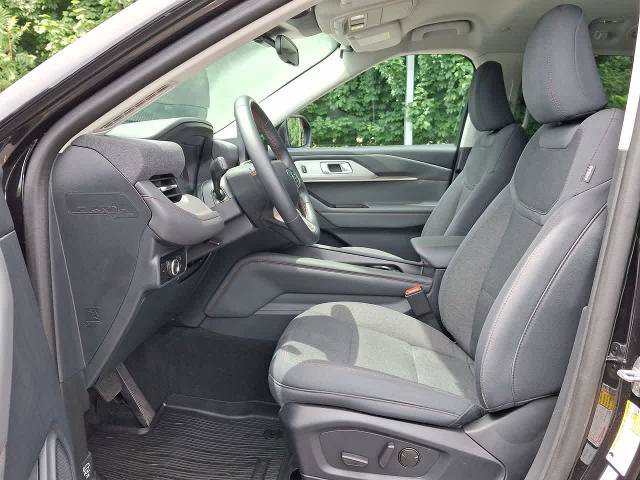 Certified 2025 Ford Explorer Active AWD/4WD image 17