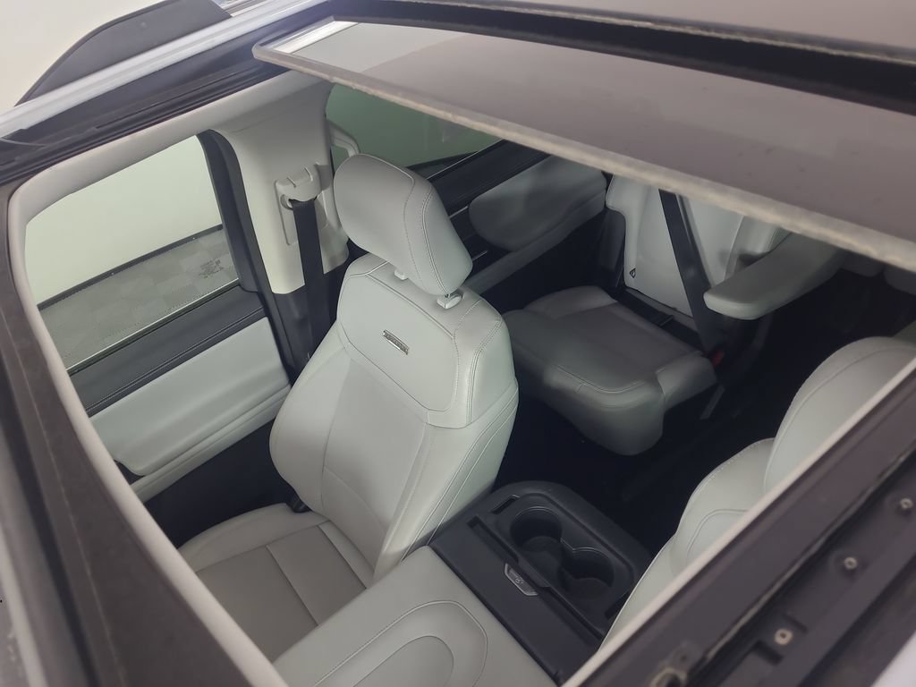 Certified 2025 Ford Expedition Platinum w/ Driver's Package AWD/4WD image 9
